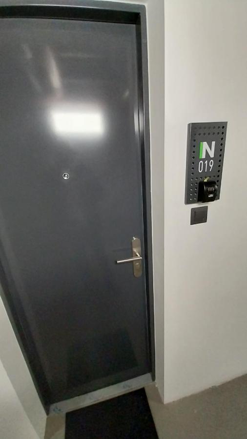 Peaceful Basement Apartment With Terrace & Free Gym 부다페스트 외부 사진