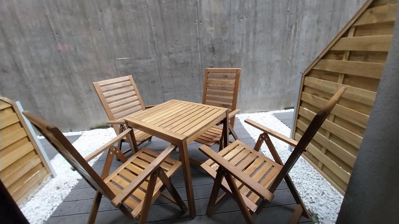Peaceful Basement Apartment With Terrace & Free Gym 부다페스트 외부 사진