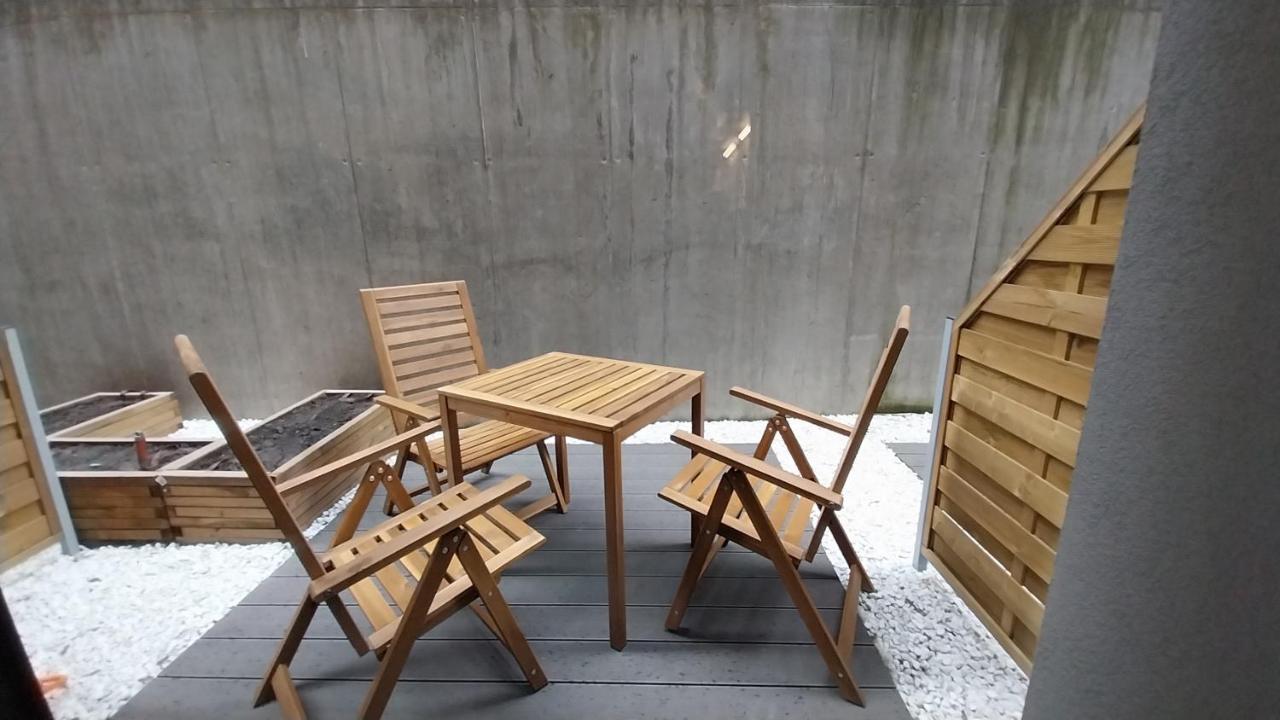 Peaceful Basement Apartment With Terrace & Free Gym 부다페스트 외부 사진