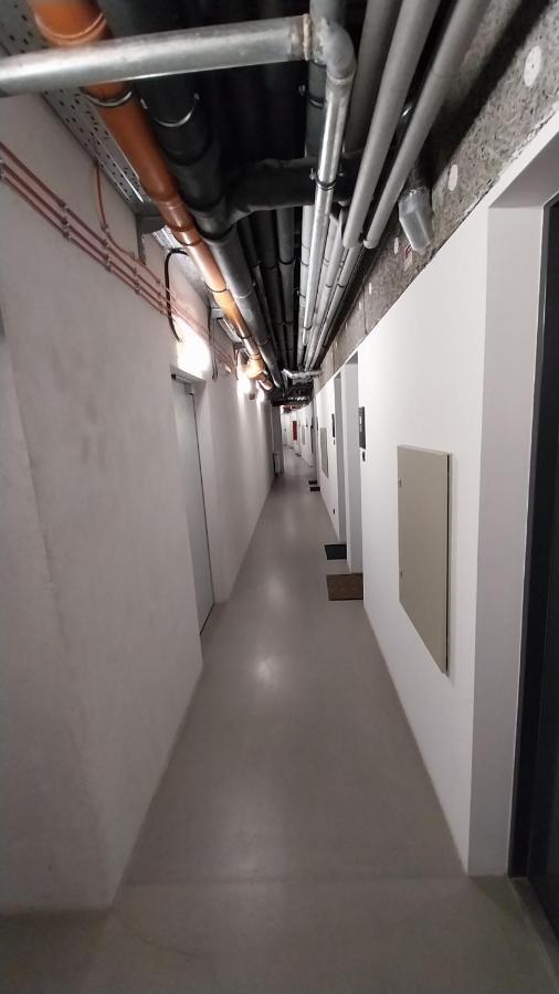 Peaceful Basement Apartment With Terrace & Free Gym 부다페스트 외부 사진
