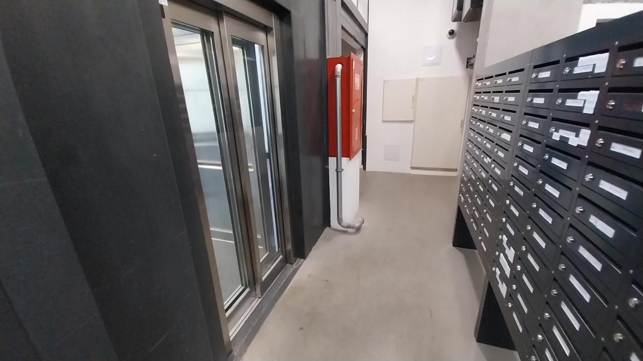 Peaceful Basement Apartment With Terrace & Free Gym 부다페스트 외부 사진