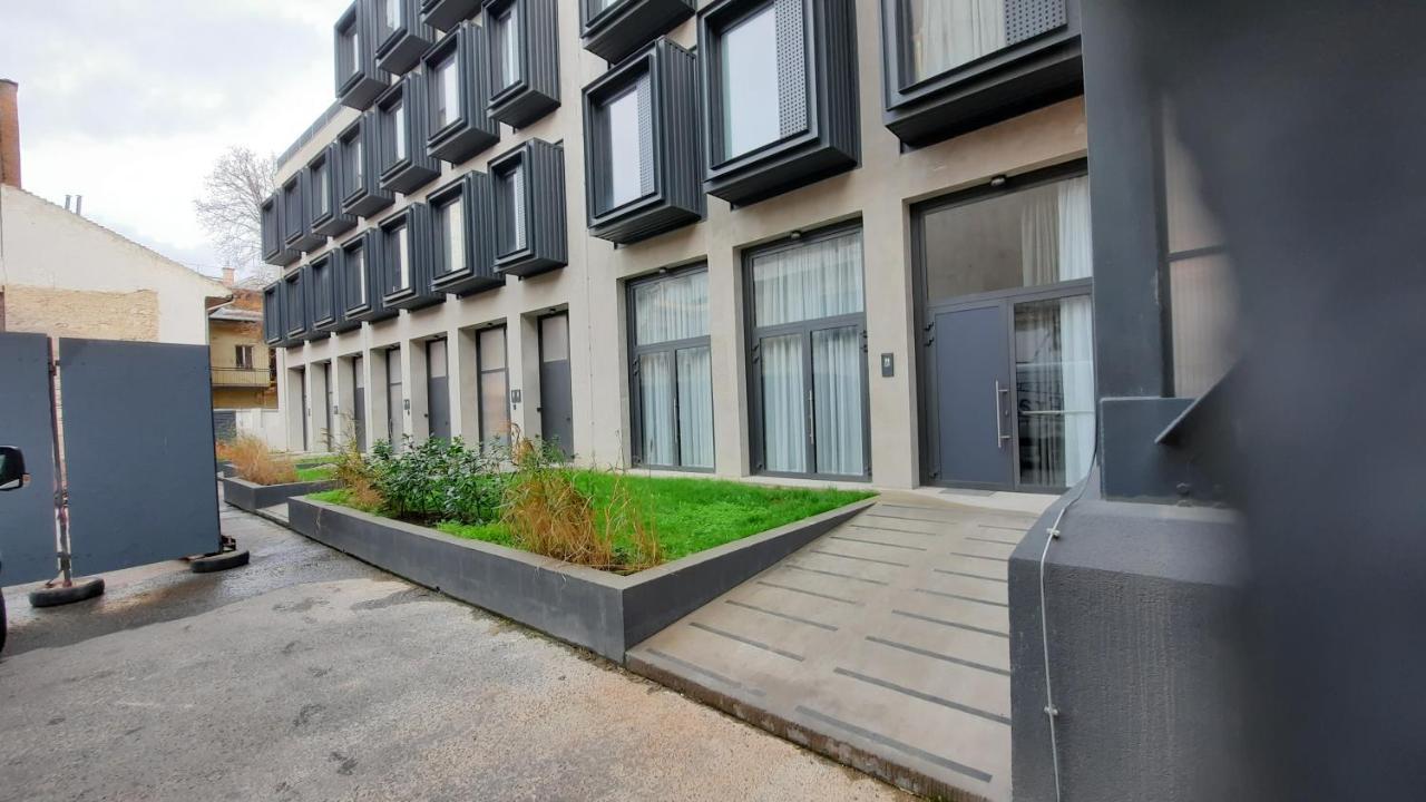 Peaceful Basement Apartment With Terrace & Free Gym 부다페스트 외부 사진