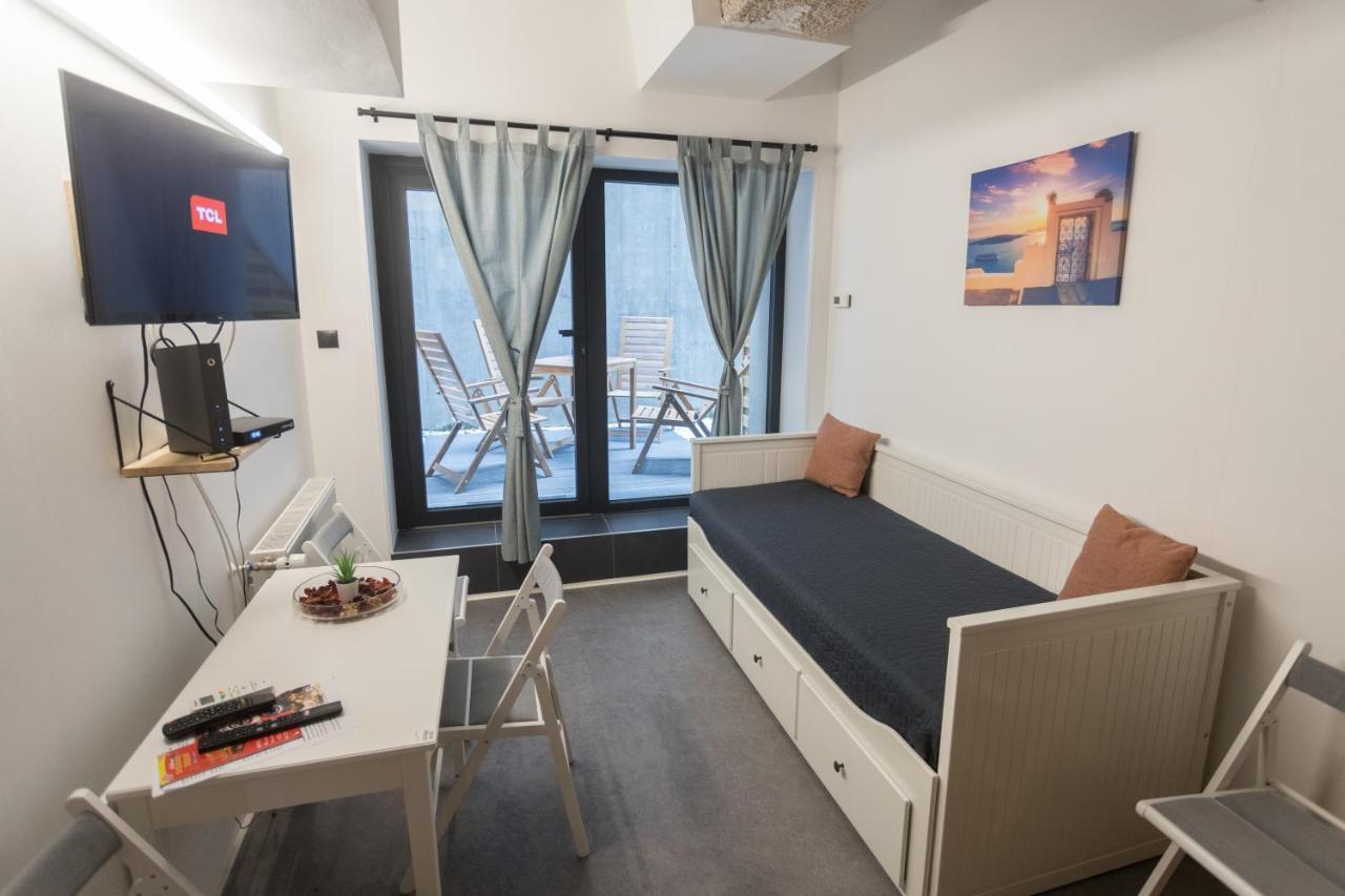 Peaceful Basement Apartment With Terrace & Free Gym 부다페스트 외부 사진