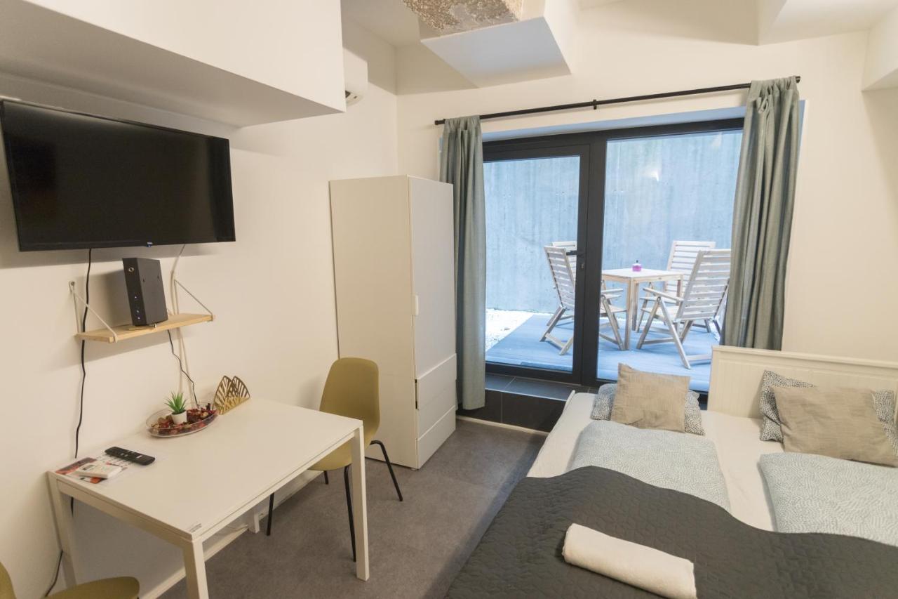 Peaceful Basement Apartment With Terrace & Free Gym 부다페스트 외부 사진