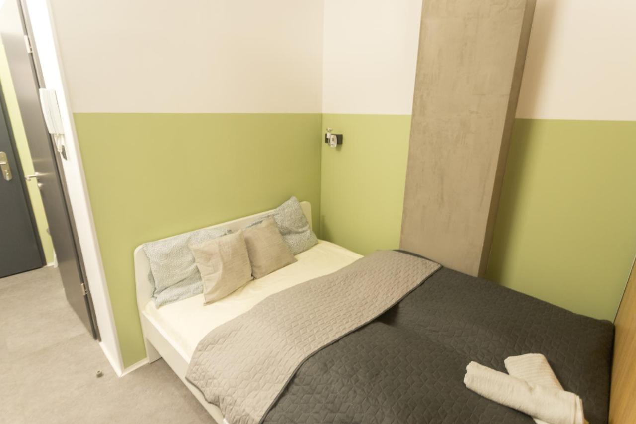 Peaceful Basement Apartment With Terrace & Free Gym 부다페스트 외부 사진