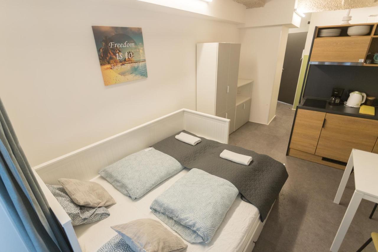 Peaceful Basement Apartment With Terrace & Free Gym 부다페스트 외부 사진