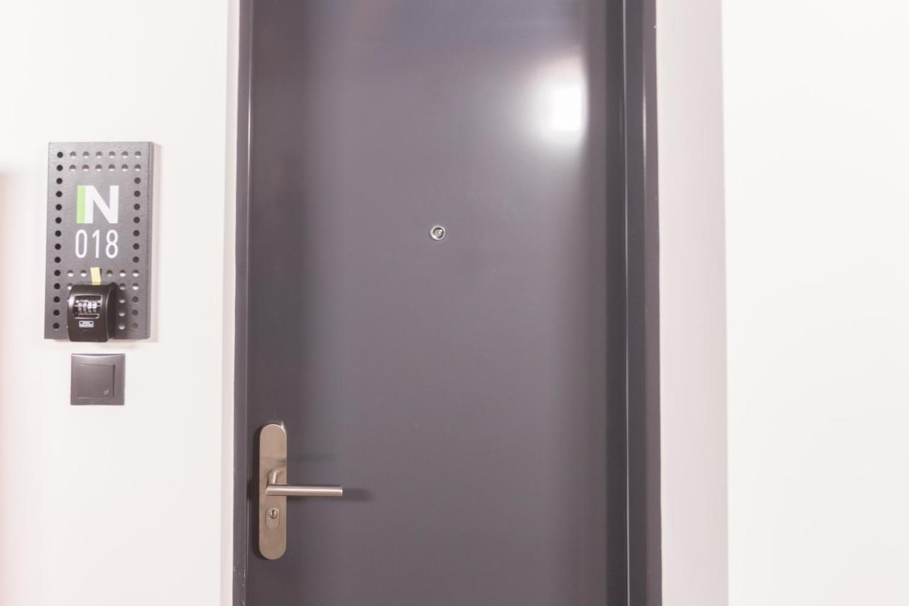 Peaceful Basement Apartment With Terrace & Free Gym 부다페스트 외부 사진