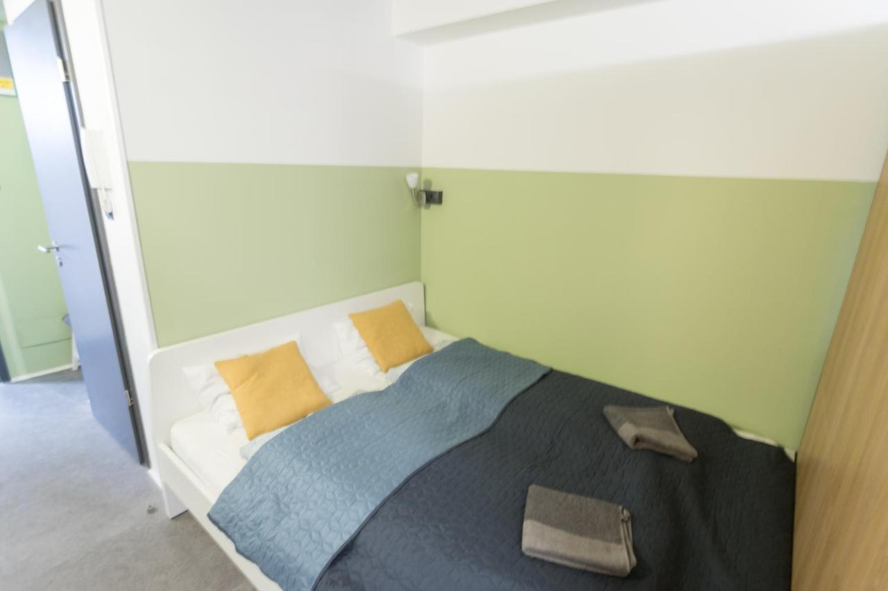 Peaceful Basement Apartment With Terrace & Free Gym 부다페스트 외부 사진
